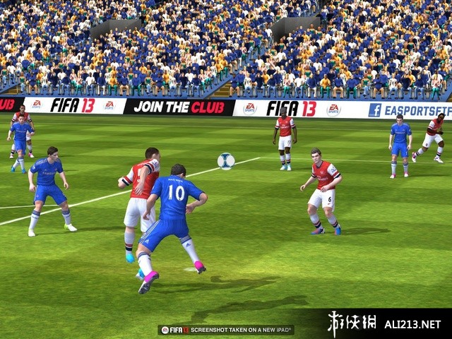 国际足球大联盟13（FIFA 13）v1.0二项金钱修改器下载