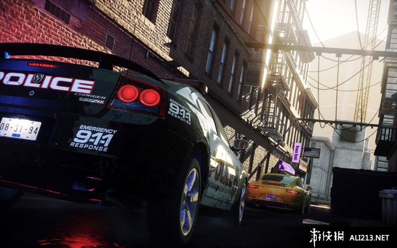 极品飞车17：最高通缉（Need for Speed：Most Wanted）v1.0 两项修改器下载