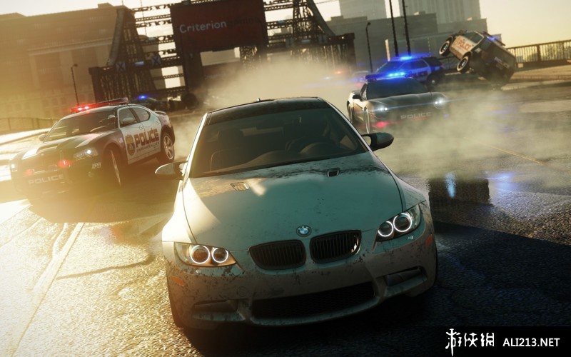 极品飞车17：最高通缉（Need for Speed：Most Wanted）v2.0 九项修改器下载