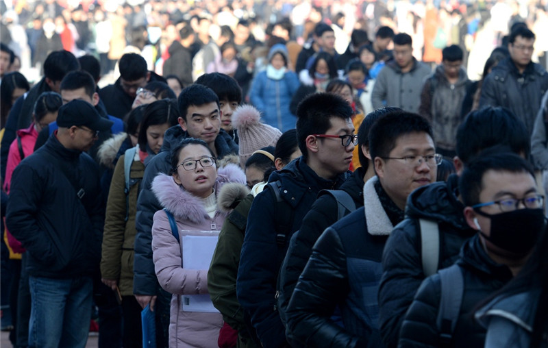 考研人数8年首降，保研人数连年却增长，考研是否更难了